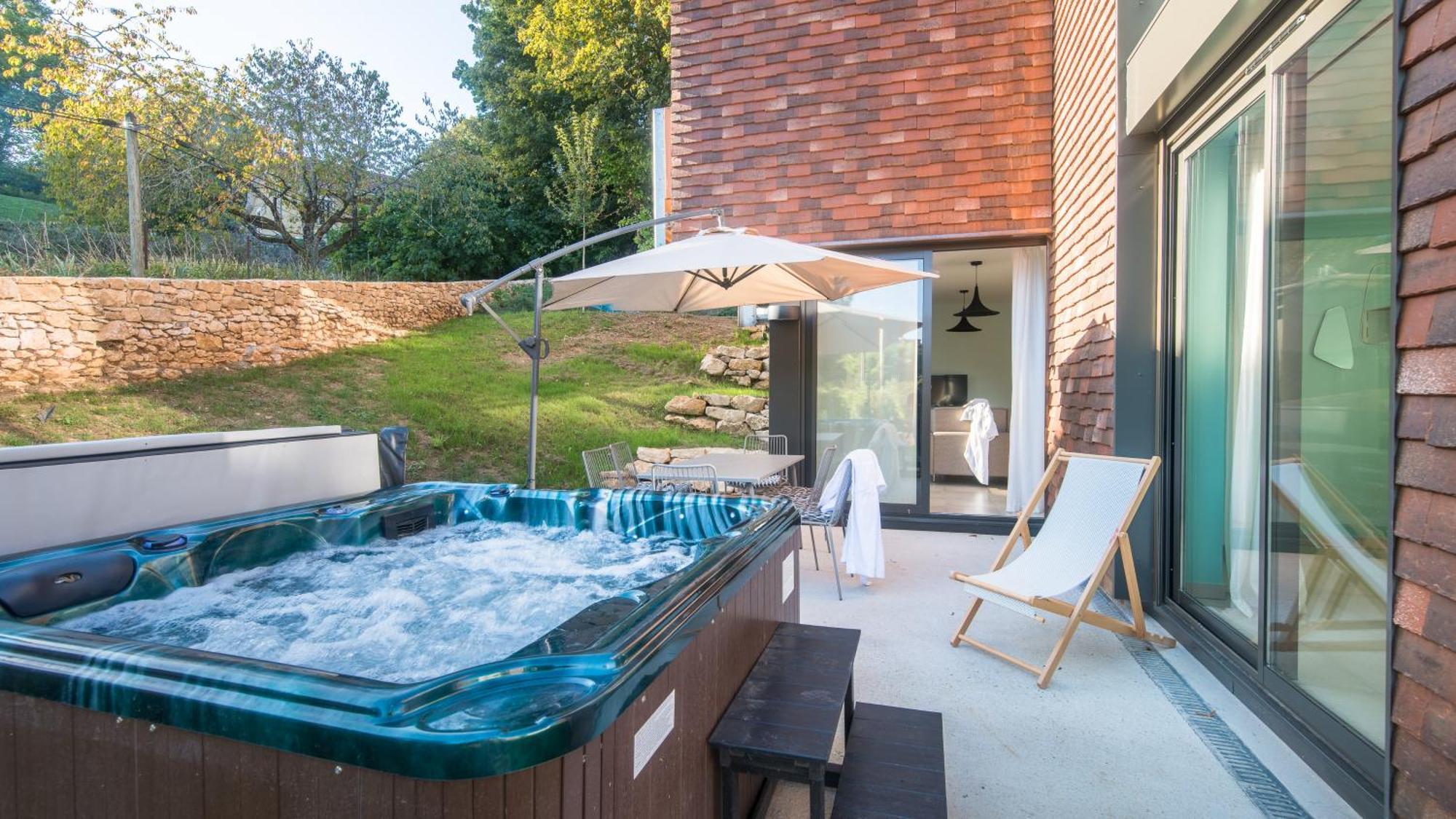 Cote Jardin Avec Jacuzzi Privatif Et Parking Prive Apartment Сарла-ла-Канеда Екстериор снимка